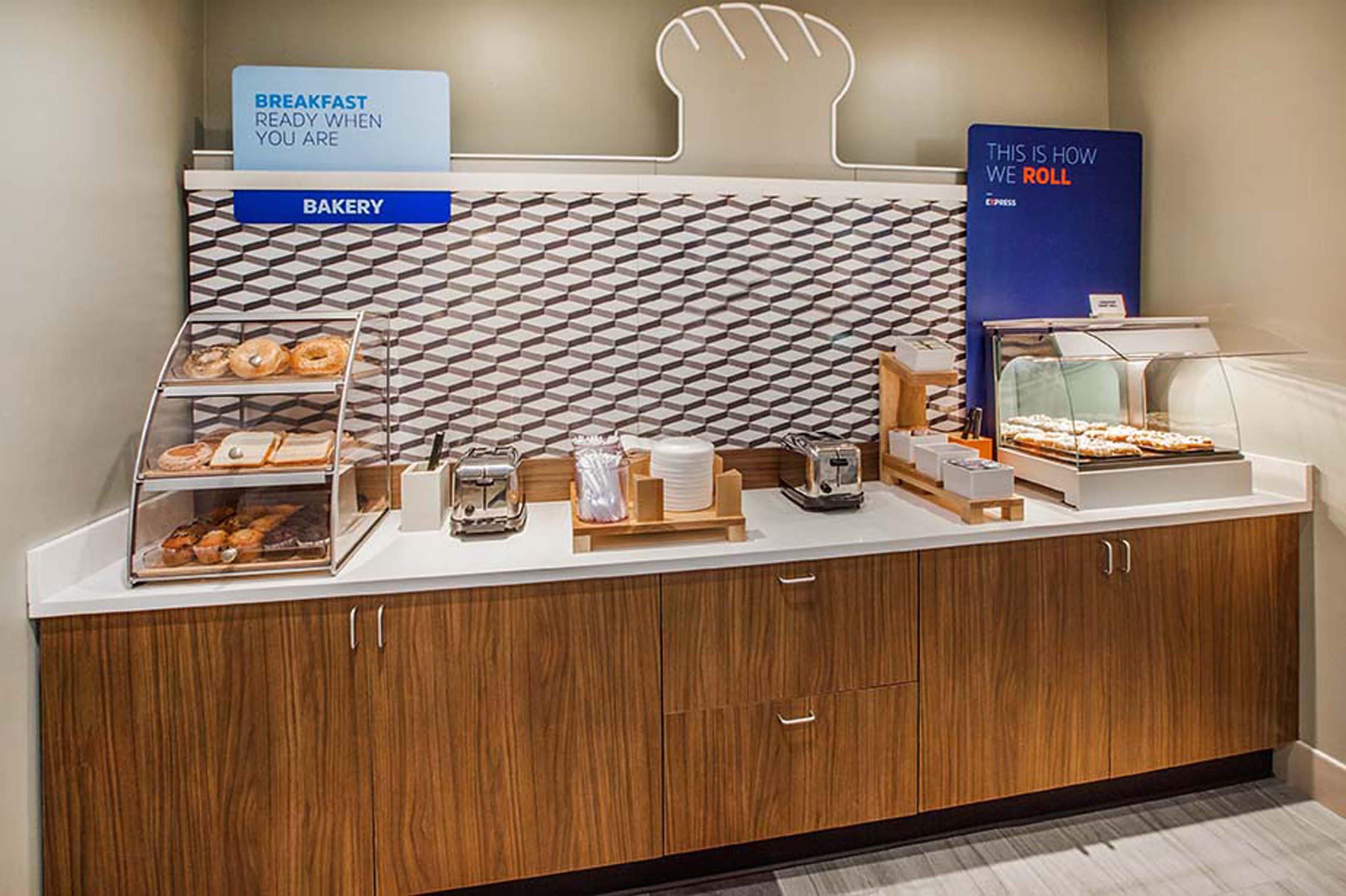 Holiday Inn Express - Spring Hill By Ihg Eksteriør billede