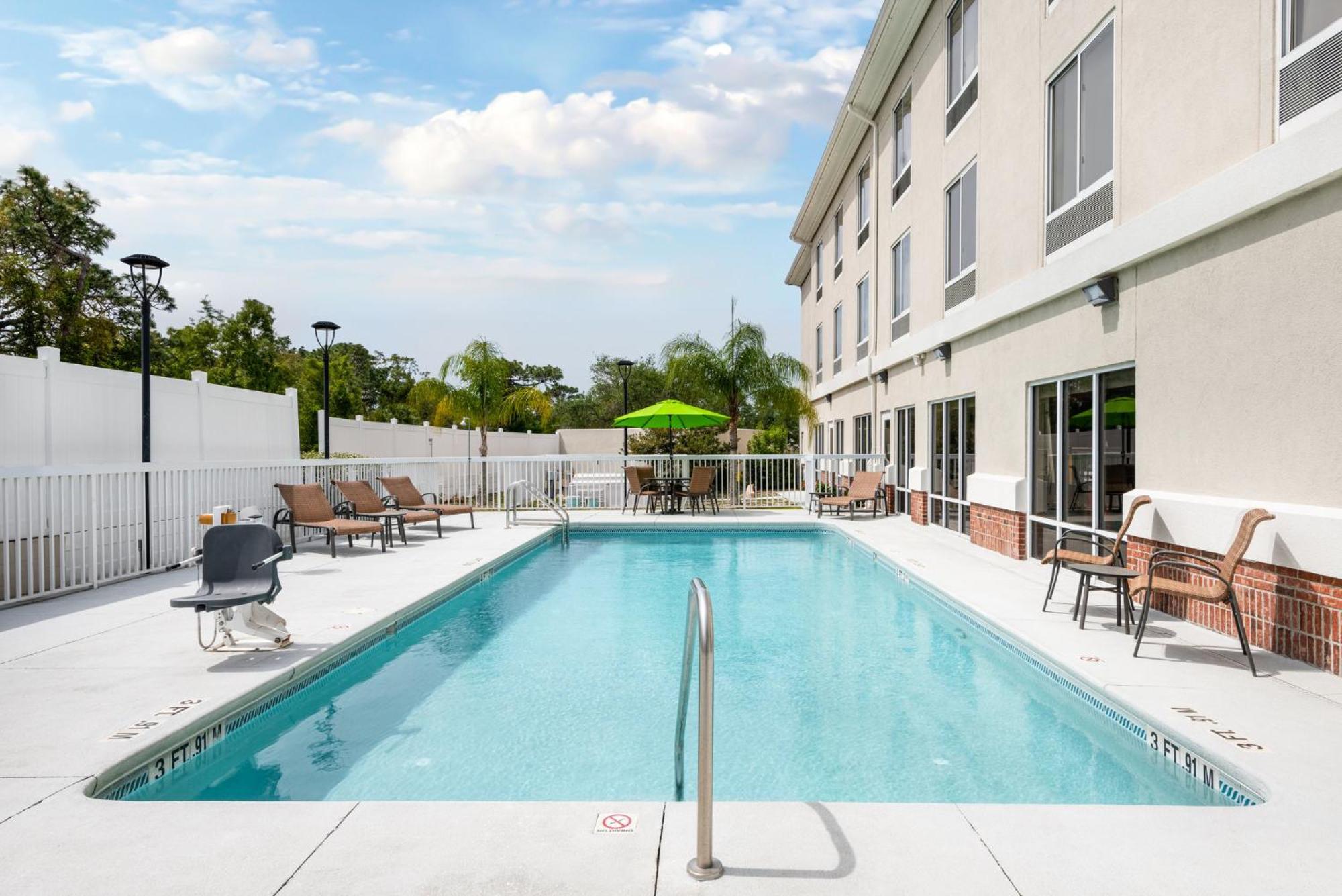 Holiday Inn Express - Spring Hill By Ihg Eksteriør billede
