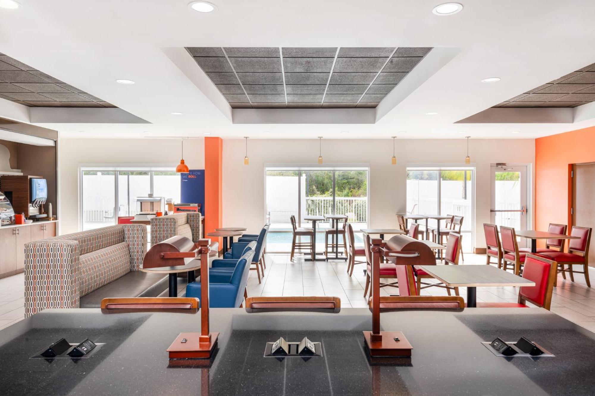 Holiday Inn Express - Spring Hill By Ihg Eksteriør billede