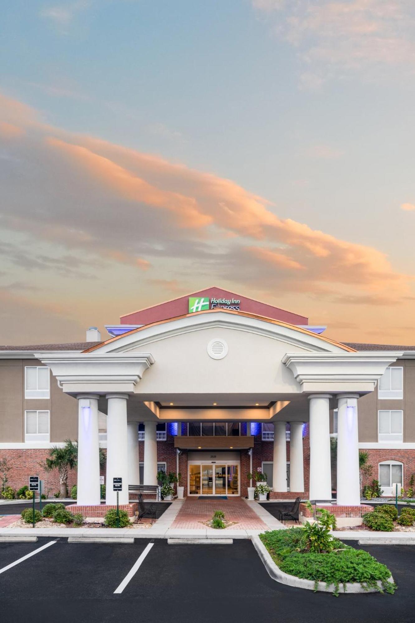 Holiday Inn Express - Spring Hill By Ihg Eksteriør billede